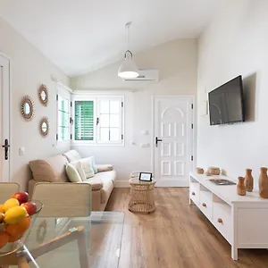 https://modern-and-new-beachfront-apartment.hotelsfuerteventura.org